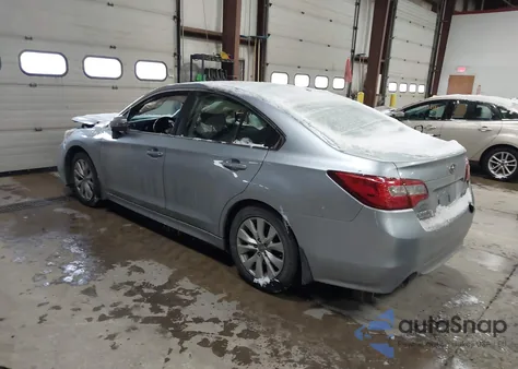 2015 Subaru Legacy 2.5I Premium z USA, uszkodzony, nr VIN 4S3BNBF64F3044382